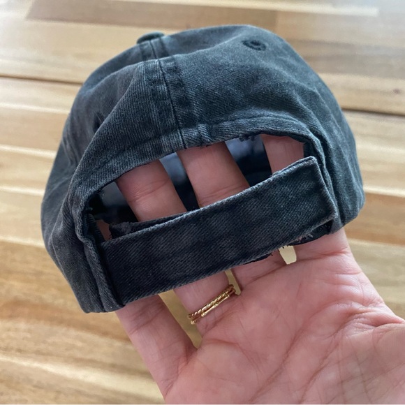 The Office l Dunder Mifflin Hat‎ - Picture 4 of 6